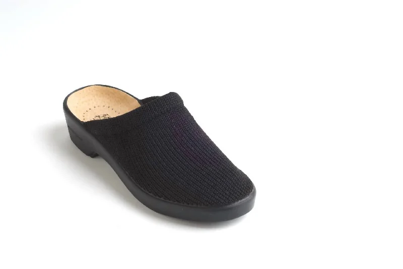 Classic Light Women's Clog In Black