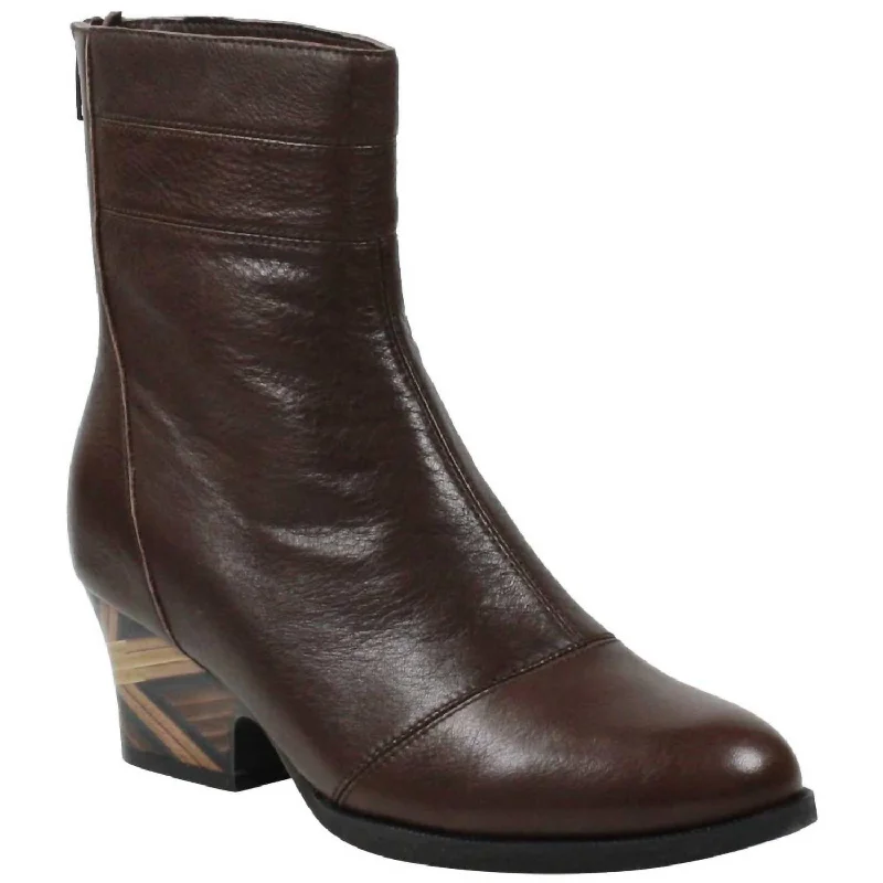 Women's Joosa Boot In Chocolate Lamb